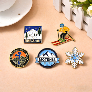 Épinglette de ski personnalisée en métal émaillé OEM, emblème de ski de <span class=keywords><strong>descente</strong></span>, médaille, épinglette de station de ski personnalisée, épinglette de sport, épinglette de snowboard, épinglette de revers - Product Image 2