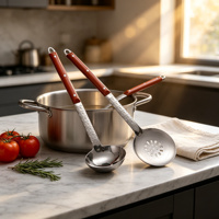 Ensemble d'ustensiles de cuisine 2 pièces avec manche en bois, louche à soupe et cuillère ajourée en acier inoxydable 201 finition satinée pour cuisine domestique européenne