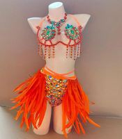 Ensemble 3 pièces de costume de danse du ventre perlé à la main : soutien-gorge, bas et mini-jupe à plumes pour tenue de rave EDC, défilé du Mardi Gras, Jouvert, Showgirls
