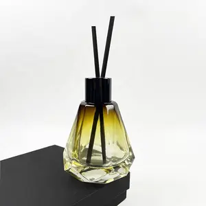 Benutzer definierte 60ml Reed Diffusor Flasche Bernstein leere Aroma Diffusor Flasche mit Natur Reed Sticks Diffusor Flasche mit Verpackung