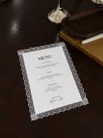 Menu en dentelle détaillé et romantique pour mariage en plein air, restaurant, anniversaire, célébration, banquet, réception, menu décoratif en papier