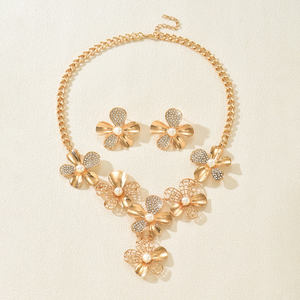 Модные европейские и американские ювелирные наборы, популярные инкрустированные стразами серьги и колье - Product Image 5