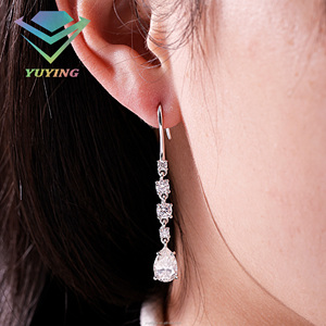 พร้อมส่ง ต่างหูแฟชั่นทรงหยดน้ำ เพชรโมอิสซาไนต์ VVS ผ่านการทดสอบเพชร ชุบทอง เงินแท้ 925 พร้อมใบรับรอง GRA - Product Image 1