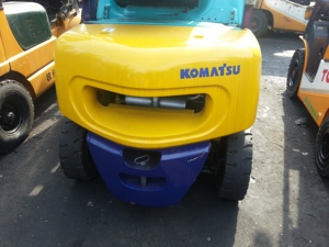 <b>Used</b> Komatsu FD30 Original Japan Forklift 3 Ton Diesel 2012 Model 4X4 Drive Two Stage Mast 1 Year Warranty Good Condition Sale - Product Image 4