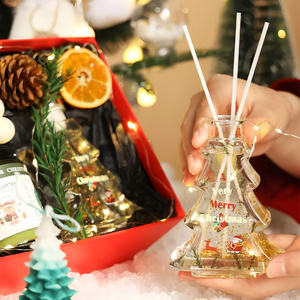 Bougie parfumée en cire de soja de style Noël, longue durée, OEM, avec boîte cadeau - Product Image 3