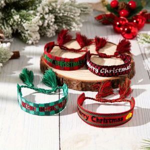Pulsera de Cuerda de Poliéster Ajustable Estilo Boho Chic para Mujer, con Borla Bordada de Feliz Navidad, Pulsera Promocional Navideña - Product Image 1
