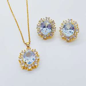 Vente en gros Ensemble de bijoux pour femmes en acier inoxydable de collection de colliers à breloques ronds en pierre de zircon à la mode - Product Image 5