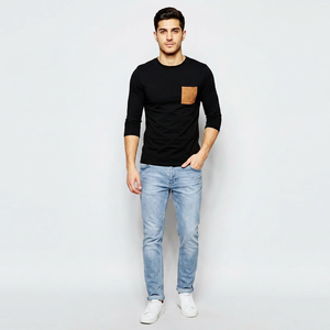 T-shirt confortable à manches longues et col rond pour homme, coupe classique, poche contrastée sur la poitrine, fabriqué en jersey doux au toucher - Product Image 1