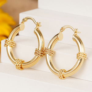 Orecchini a polsino in metallo intrecciato da donna, gioielli creativi minimalisti alla moda, accessorio di tendenza per l'uso quotidiano - Product Image 2