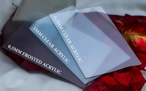 Set di Inviti Matrimoniali in Acrilico con Copertina in Lamina Dorata Buste Trasparenti con Fiori e Adesivi per la Festa della Mamma e Natale - Product Image 2