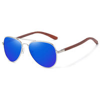 Nouvelles lunettes de soleil polarisées spécialisées personnalisées pour hommes lunettes de soleil à monture en acier inoxydable avec bras en bois optique