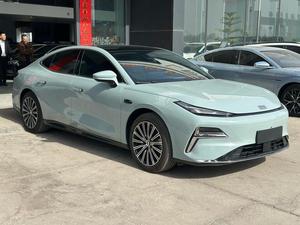 Geely Galaxy Starshine 8 PHEV 2025 Usado, 130 km, EM-i Flagship, Híbrido 1.5L, 3DHT, LiDAR, <span class=keywords><strong>NOA</strong></span>, AR-HUD, Sedán de Lujo en Stock para Exportación - Product Image 2