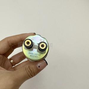 Sensor de Presión de Aceite Wk 3846N-010-C2 con Montaje Roscado Piezoresistivo para Maquinaria Agrícola - Product Image 1