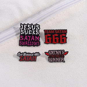 Pins de esmalte suave de Halloween con temática de terror, Jesús, Satán, letras, películas y payasos, broches aterradoras, insignias de solapa de Navidad, regalos para hombres y mujeres - Product Image 4