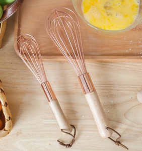 ที่ตีไข่ทำจากโลหะโรสโกลด์พร้อมที่จับไม้ที่ตีไข่สำหรับใช้ในครัว - Product Image 3