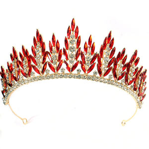 Logo personnalisé feuilles cristaux mariée mariage diadème OEM/ODM couronnes de <span class=keywords><strong>princesse</strong></span> pour Quinceanera strass couronne décorative en métal - Product Image 1