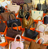 Sacs à main pour femmes en gros, sacs à main de marque pour dames, sacs fourre-tout décontractés en similicuir, sacs à bandoulière de luxe légers, articles mixtes d'occasion à prix bas
