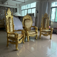 Fauteuil Trône Orné Tête de Lion avec Accoudoirs et Revêtement Rembourré Durable pour Hôtels, Villas, Mariages et Locations de Salles