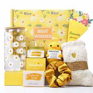 New Birthday <b>Gift</b> <b>Set</b> Aromatherapy Soy Wax Candle Soap Bath <b>Set</b> Glass Ladies Hand Factory <b>Gift</b> <b>Set</b> - Product Image 1