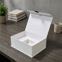 Boîte Cadeau de Luxe Personnalisée Blanche à Rabat Magnétique, Portable, Biodégradable, Réutilisable, en Papier, avec Insert en Mousse EVA pour