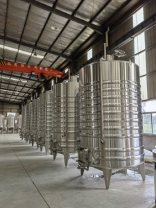Tanque de Fermentación de Vino de Acero Inoxidable de 1500L para Bodega, Fermentador Industrial de Vino Tinto con Camisa de Enfriamiento y CIP - Product Image 5