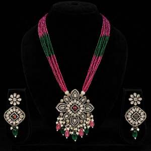 Elegante conjunto de collar y aretes Kundan en tono dorado con perlas largas y colgante de gota, joyería para mujeres y niñas. - Product Image 3