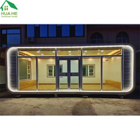 Maisons modulaires écologiques modernes meublées, maisons capsules, cabines Apple pour utilisation en hôtel de luxe, en kit