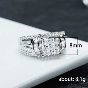 Anello da matrimonio da uomo con zirconi larghi, gioiello da dito di lusso e audace per il business - Product Image 5