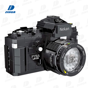 Kit di Blocchi da Costruzione Fotocamera Digitale Retrò per Bambini e Adulti con Design Modello Giocattolo Educativo STEM per Costruzione Creativa 627 Pezzi - Product Image 1