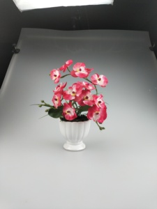 Wangzu <span class=keywords><strong>2022</strong></span> Nuevo Diseño de Arreglo Floral Artificial de Orquídeas con Césped Artificial, Maceta de Cerámica Nórdica, Decoración Moderna para Interiores del Hogar - Product Image 2