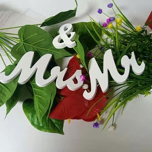 Adornos de Madera Grabados con Mr y Mrs para Decoración de Mesa de Boda, Accesorios para Sesión de Fotos en Alfabeto Inglés, Venta al Por Mayor - Product Image 1