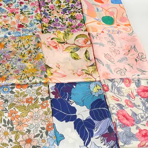 Grosir Kustom Digital Printing Wanita Silk Satin 100% Polyester Kain Satin Floral Kain untuk Pakaian