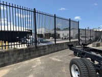 Valla de Jardín Liancheng Moderna de Acero Galvanizado Negro, Valla de Metal con Picos, Valla de Seguridad de Hierro Forjado de 6x8 con Parte Superior Plana