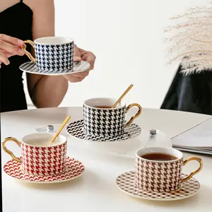 Nhà văn phòng với Muỗng hoa teacup tay vàng xử lý cốc cà phê đĩa đặt thủy triều quốc gia gió ngàn chim lưới Cốc gốm