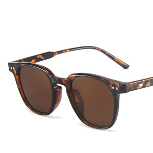 Gafas <span class=keywords><strong>de</strong></span> <span class=keywords><strong>Sol</strong></span> Unisex Retro <span class=keywords><strong>con</strong></span> Marco <span class=keywords><strong>de</strong></span> Plástico Reciclado del Océano, <span class=keywords><strong>Material</strong></span> <span class=keywords><strong>de</strong></span> PC Cómodo, Protección Solar, Lentes <span class=keywords><strong>de</strong></span> Miopía Reemplazables - Product Image 5