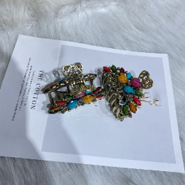 Pince à cheveux rétro avec motif monstre en strass, accessoires de coiffure de style antique en gros, et accessoires pour la coiffure. - Product Image 2