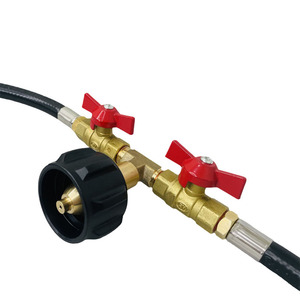 Tuyau de gaz propane QCC 1/4 po à double sortie pour usage extérieur avec raccords en laiton et vannes rouges - Product Image 3