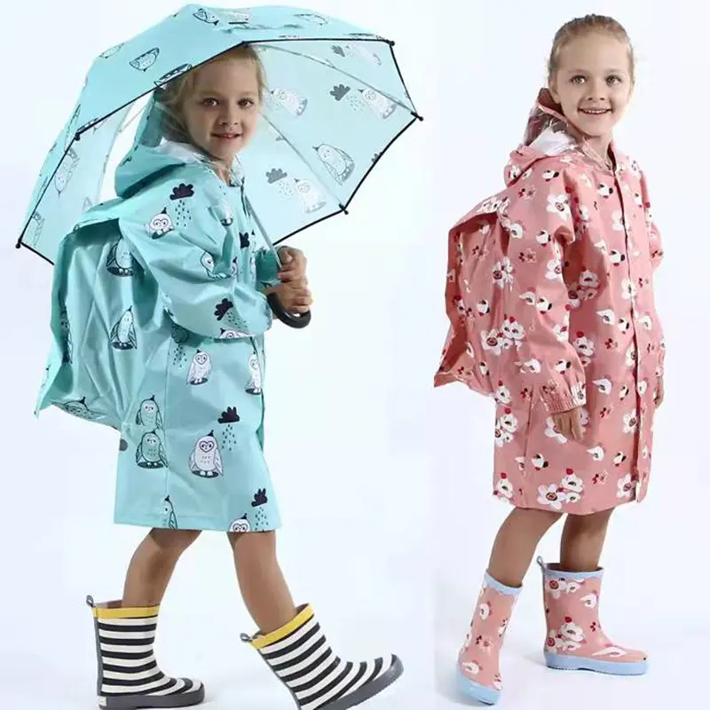 Günstige Jungen Mädchen Ananas Print Regen Poncho mit Schult asche Kinder wasserdicht niedlichen Cartoon Wind breaker Regenmantel