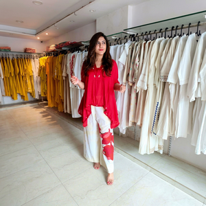 Ensemble coordonné numérique rouge pour femme, kurta en coton et pantalon palazzo imprimé crème, tenue décontractée ethnique style Inde Pakistan, coupe classique - Product Image 1