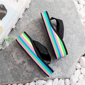 Sandalias Antideslizantes para Mujer, Sandalias de Playa con Suela Gruesa de Arcoíris para Verano - Product Image 5