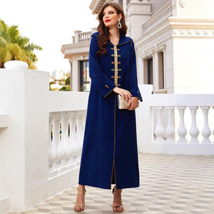 Abito da donna blu navy con cappello in vetro cucito a mano e dettagli dorati - Product Image 4