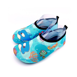 Belle scarpe da spiaggia Aqua in Neoprene per bambini per il nuoto surf con la sabbia e le immersioni-accessori per nuotare e fare immersioni - Product Image 2