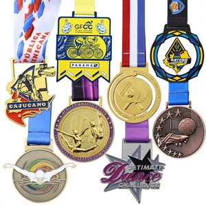 Médailles personnalisées OEM 3D rotatives pour football, natation, cyclisme, danse, en alliage de zinc avec finition émail souple, médaille de finisseur et cordon avec logo - Product Image 1