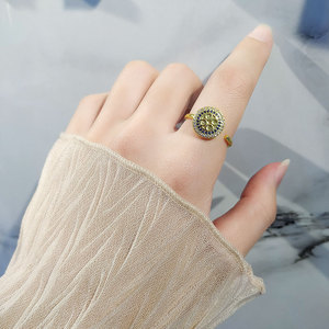 Anillo <span class=keywords><strong>de</strong></span> extremo abierto <span class=keywords><strong>de</strong></span> circonita azul y blanca Nicho Minimalista Spinning Anti <span class=keywords><strong>Ansiedad</strong></span> Anillos <span class=keywords><strong>de</strong></span> mujer - Product Image 3
