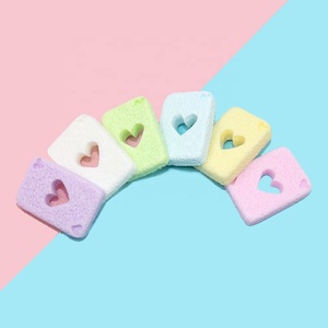 Cabujón plano de resina Kawaii con forma de corazón de póker para la creación de joyas DIY, horquillas, decoración de fundas de teléfono, relleno de slime y dijes de resina - Product Image 5