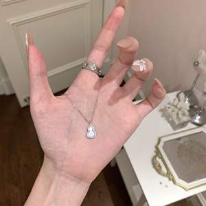 Collier en argent pur S925 avec perle baroque et pendentif cœur en diamant rose, diamant taille coussin, luxe quotidien et délicat pour femmes - Product Image 1