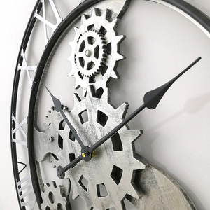 Horloge murale à quartz de style industriel rétro ronde de 70 cm en bois argenté avec engrenage et chiffres romains pour <span class=keywords><strong>la</strong></span> décoration de <span class=keywords><strong>la</strong></span> maison - Product Image 4