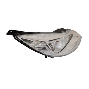 Lampe frontale de couleur blanche Offre Spéciale de prix usine pour <span class=keywords><strong>Ford</strong></span> <span class=keywords><strong>Focus</strong></span> <span class=keywords><strong>2012</strong></span> BM51-13W030-AK BM51-13W029-AK - Product Image 4