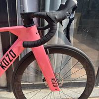 Bicicleta de Carretera de Fibra de Carbono Rosa 700C, Bicicleta de Carreras Ligera de 24 Velocidades con Frenos de Disco Hidráulicos