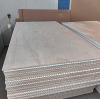 Bonne qualité vendu en usine couleur blanche peinture MDF panneau mural en contreplaqué panneau mural avec T & G forme panneau de connexion